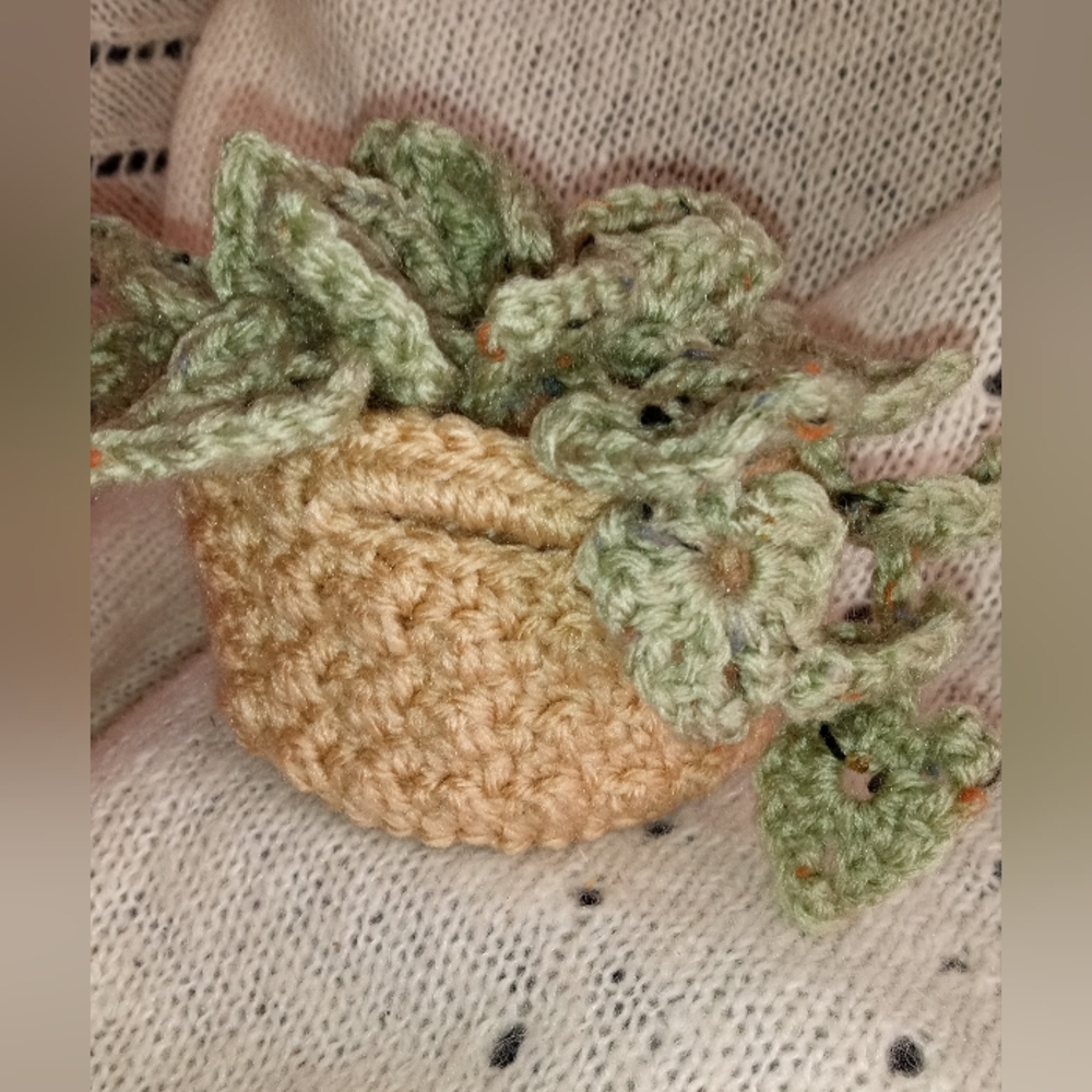 Mini Crochet Basket - Picture 5 of 7